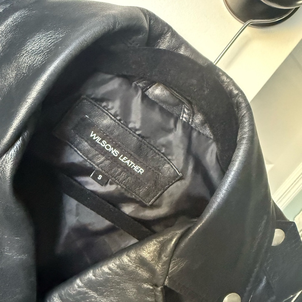 Wilsons Leather Sleek Black Jacket - Picture 12 of 16